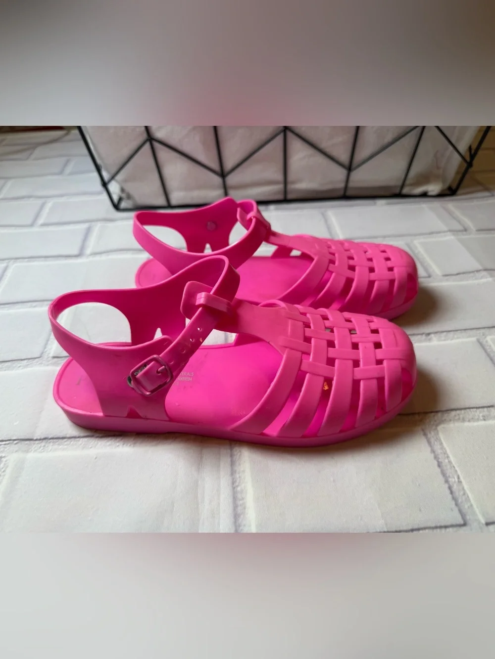 The Children’s Place Girls Jelly Sandals Size 2 Hot Pink Beach Water Shoes